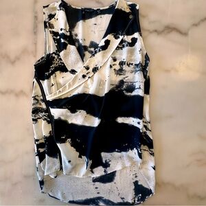 DEX black and white moto top